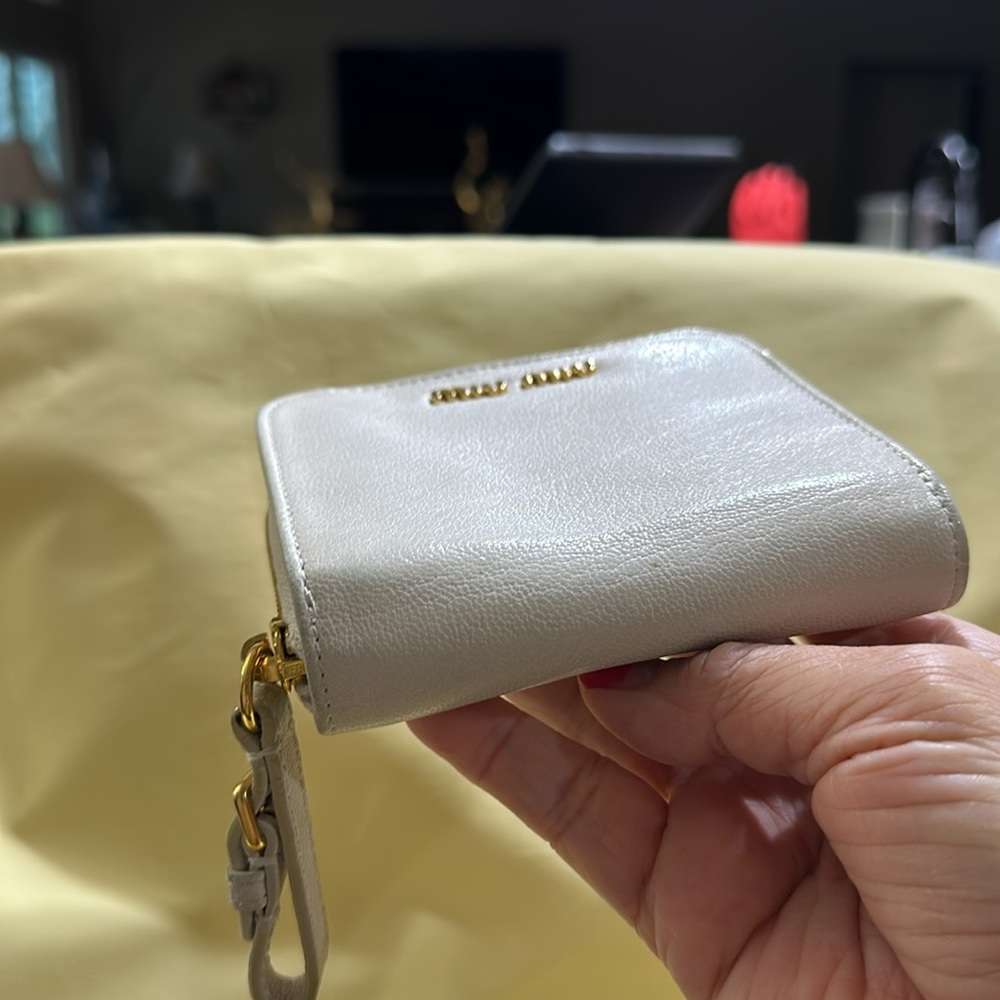 Nwot Miu Miu Two-Fold White Wallet - image 8